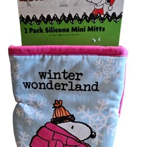 NWT Peanuts Snoopy Pink Puffer Coat Baking Cooking Hand Oven Mitt Set Silicon